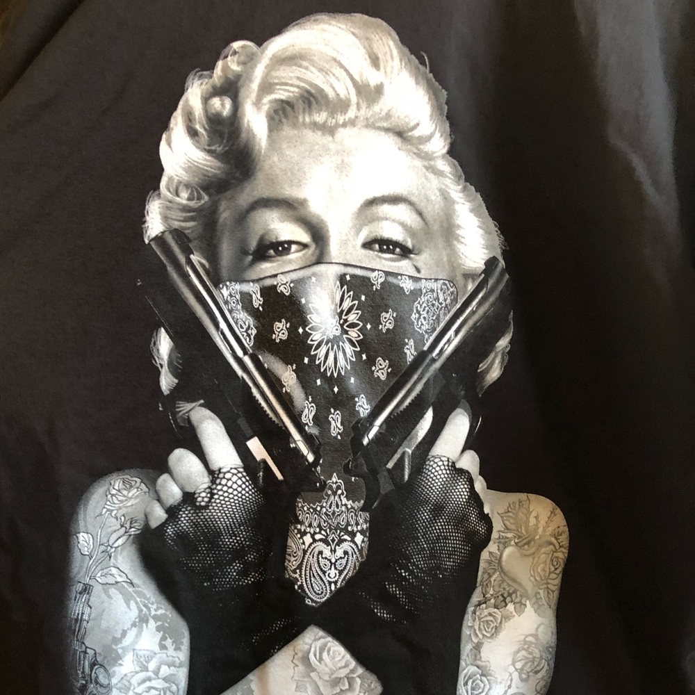 Men’s Marilyn Monroe XL T-shirt.